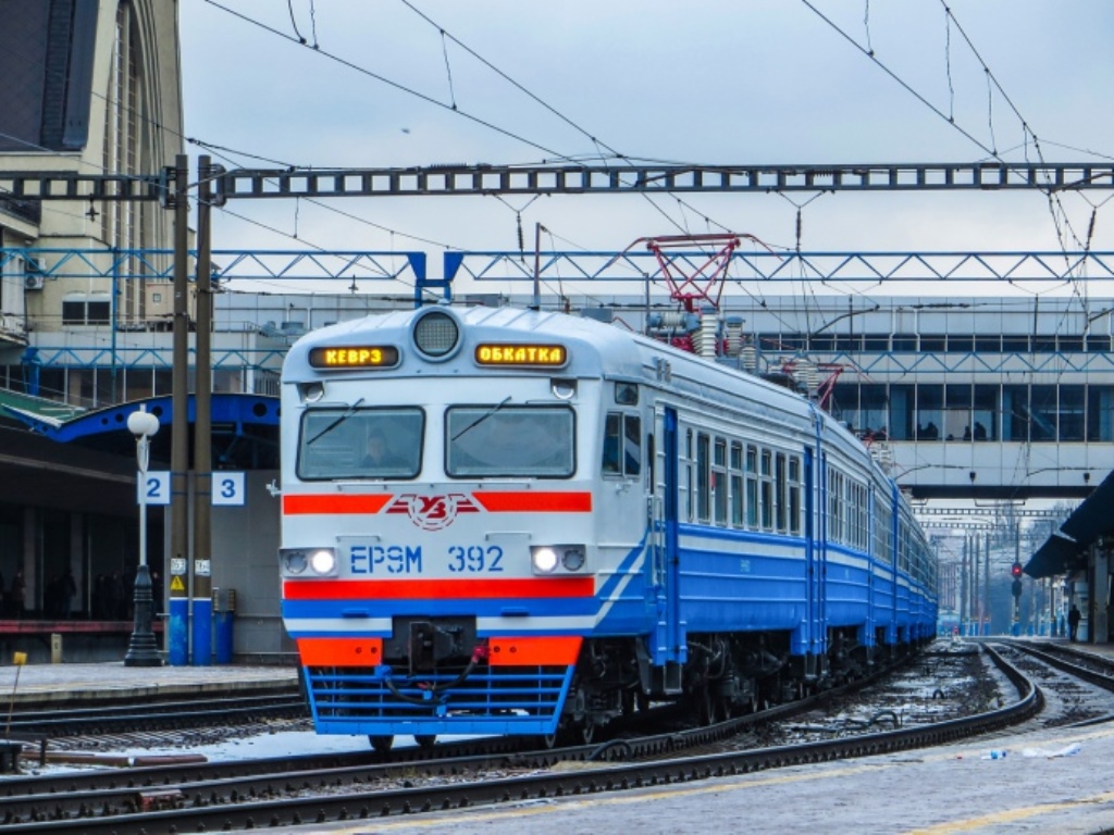 Майже 5 млн грн з місцевих бюджетів області виділили на перевезення пільговиків поїздами