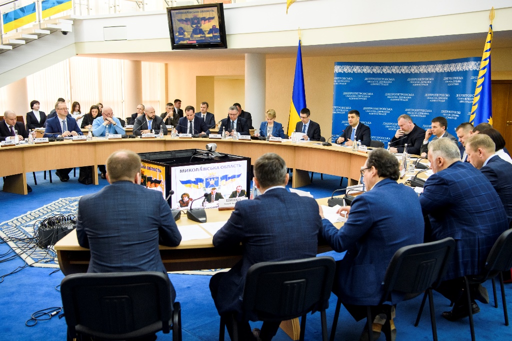 Глава Уряду вимагає проаналізувати ефективність забудови українських міст та районних центрів