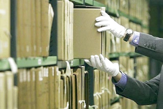 Вітаємо працівників архівних установ із професійним святом