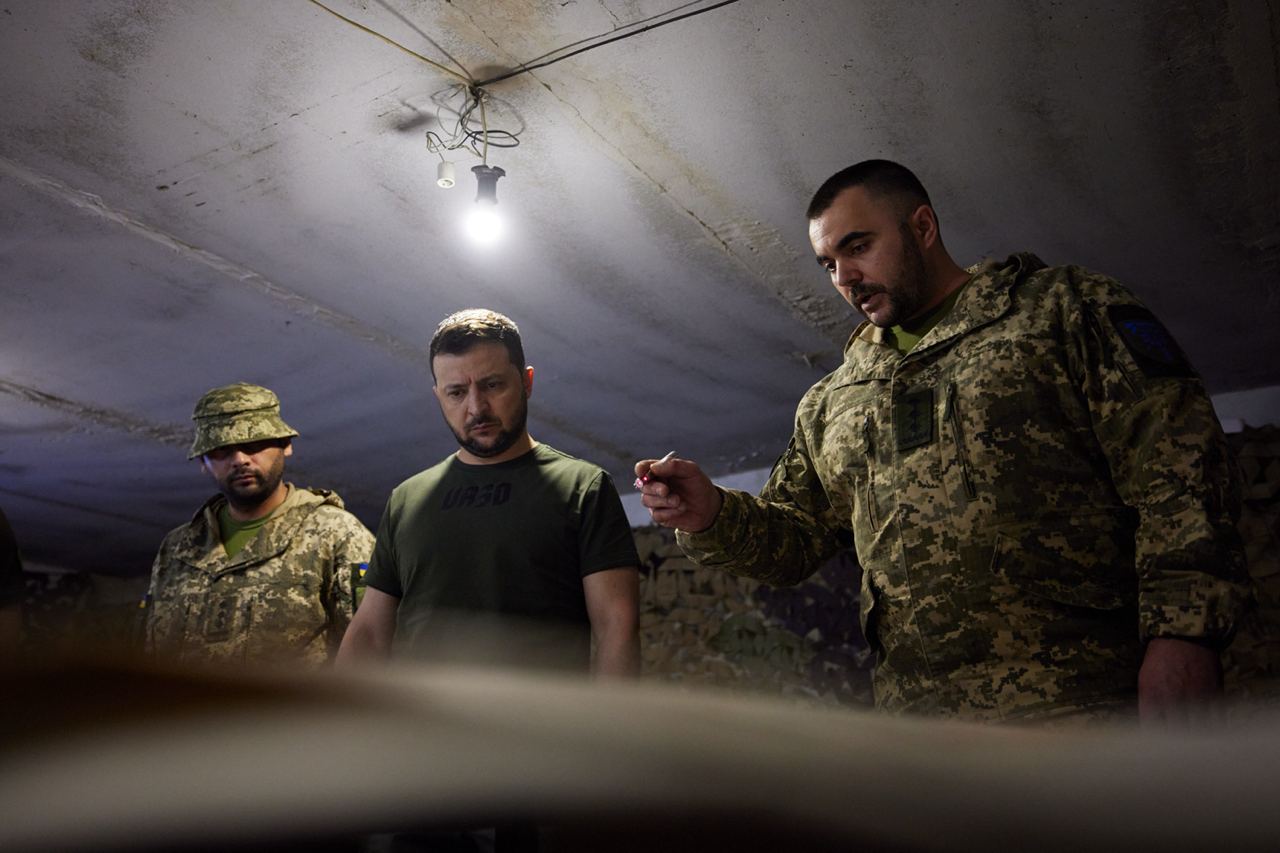 Президент відвідав передові позиції українських захисників на Запоріжжі