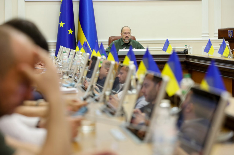 Денис Шмигаль: Держава надасть безповоротні гранти для створення тисяч нових мікробізнесів
