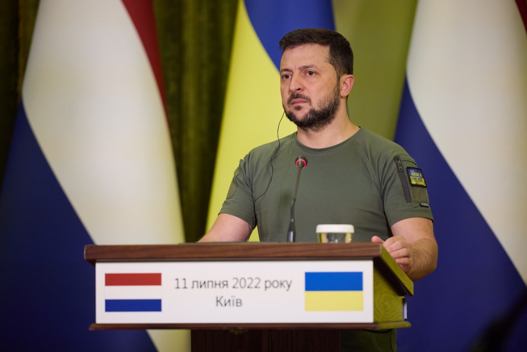 Україна веде переговори з державами-партнерами щодо постачання необхідної зброї, але не варто розголошувати подробиці – Президент