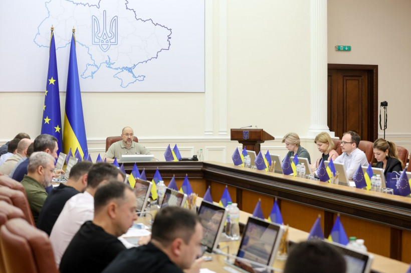 Прем’єр-міністр про опалювальний сезон: Враховуємо всі можливі сценарії, аби українці взимку були з теплом